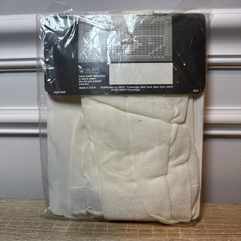 Vintage New DKNY White Mesh Pantyhose Size 3 #498 NWT - Picture 7 of 7